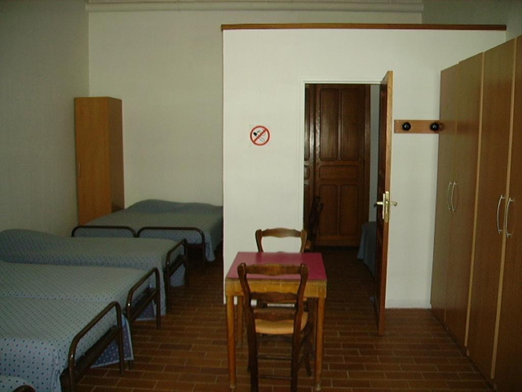 Auberge Du Riou Puget-Rostang Exterior photo